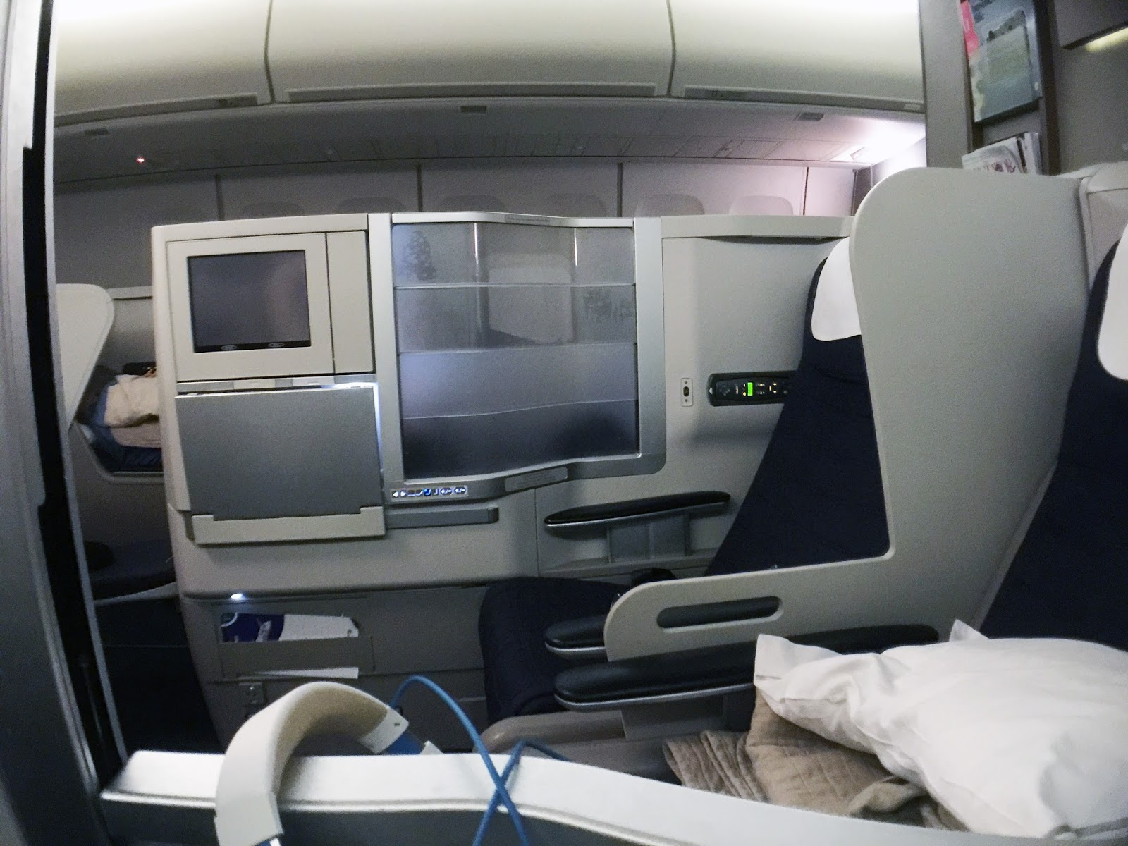 UPGRADED! With miles =) BRITISH AIRWAYS BUSINESS CLASS SEATTLE TO LONDON APRIL 14 BA 052 SEA