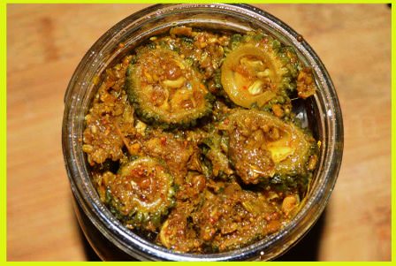 करेले का अचार - अचारी करेला - Bitter Gourd Pickle Recipe करेले का अचार - अचारी करेला - Bitter Gourd Pickle Recipe
