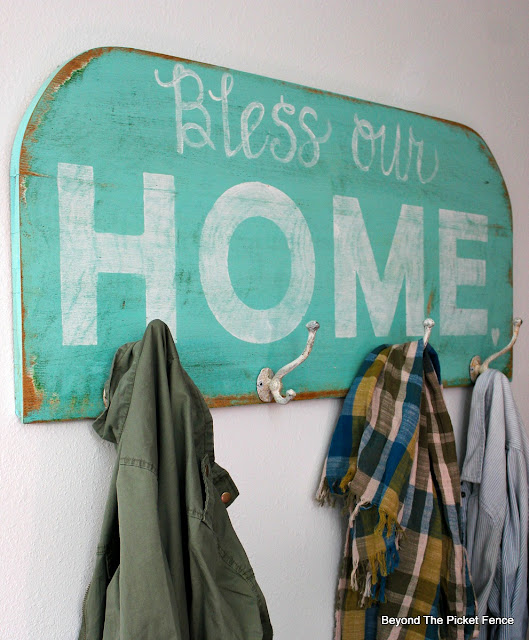 coat hook, bless our home sign, upcycled, table top, paint, repurposed, https://goo.gl/N4M3jb