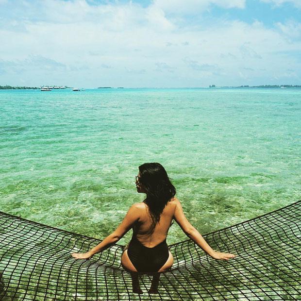 Shenaz Treasury poses sexily on a fishing net in Maldives: HOT!