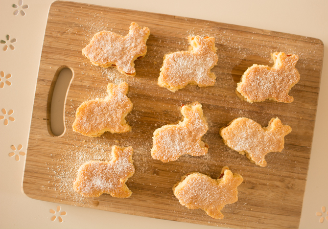 fun baking ideas Bunny Rabbit Victoria Sponge Cake Recipe Easter DIY