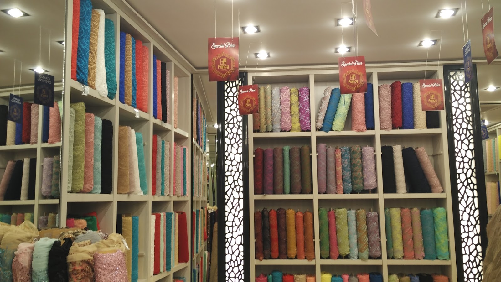 aku.dia.mereka Belanja kain seragam Fancy Mayestik