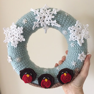 Finish crochet wreath