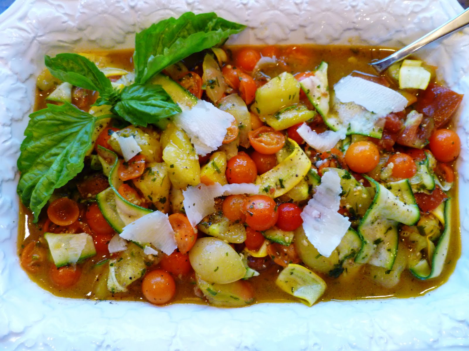 City Home/Country Home: Tomato Zucchini Salad with Vinaigrette