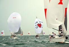 http://asianyachting.com/news/NongsaRegatta18/Nongsa_Regatta_18_AY_Race_Report_1.htm