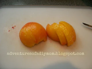 slicing peaches