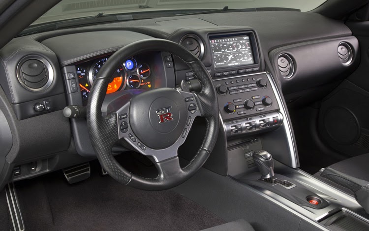 GTR 35 салон