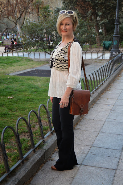 boho flared pants ethnic waistcoat look seventy estilo años setenta