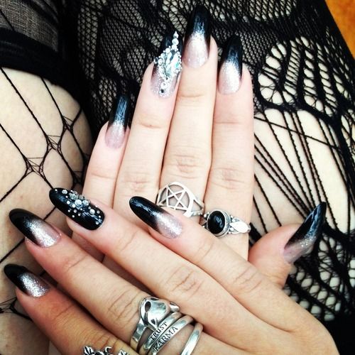 Great gothic nails!