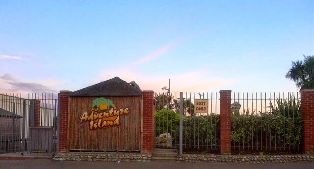 Adventure Island Golf in Mundesley, Norfolk. Photo by Christopher Gottfried, May 2014.
