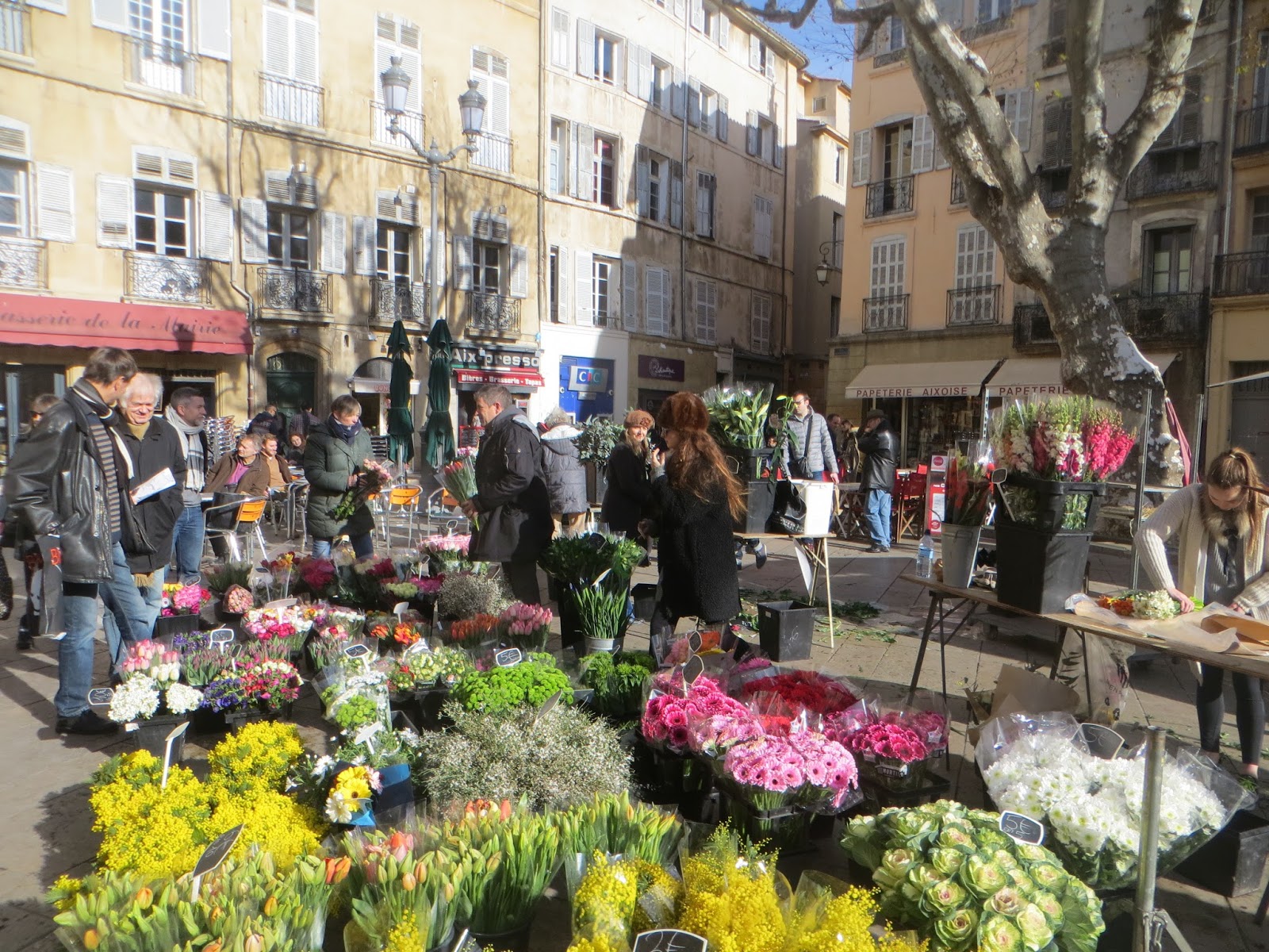 Reportage On Way Hotel De Ville Mercato Dei Fiori Aix En Provence Francia