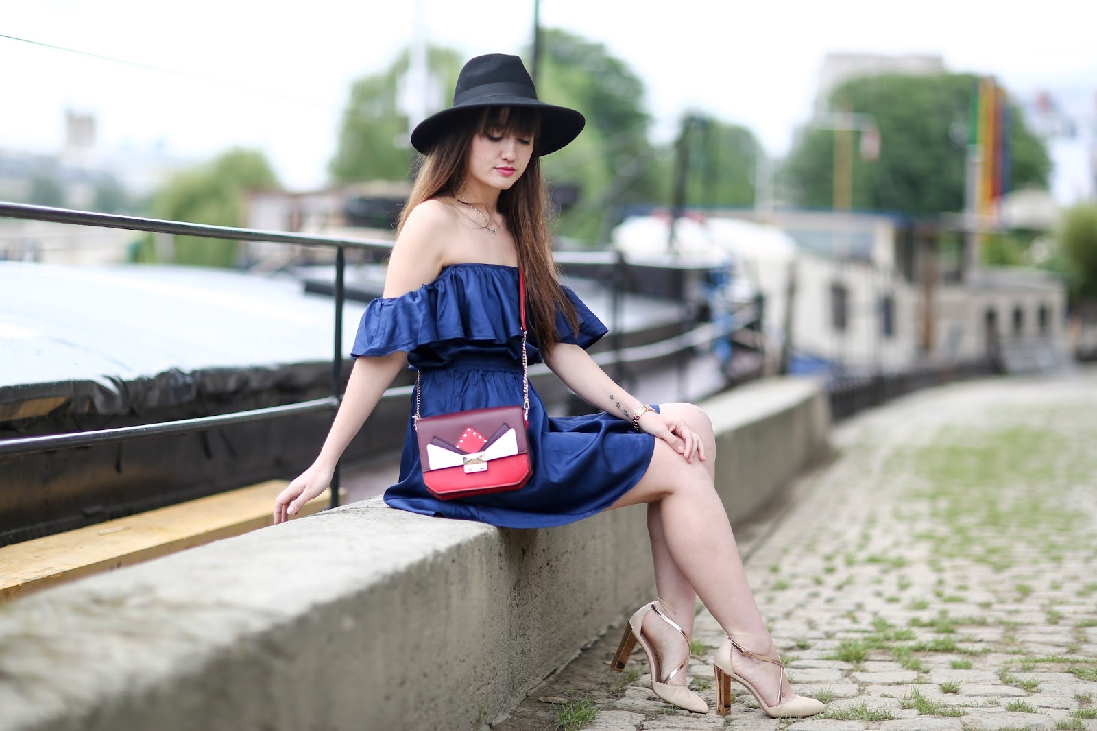 meetmeinparee, chic, style, look, blogger, parisian style, off the shoulder dress