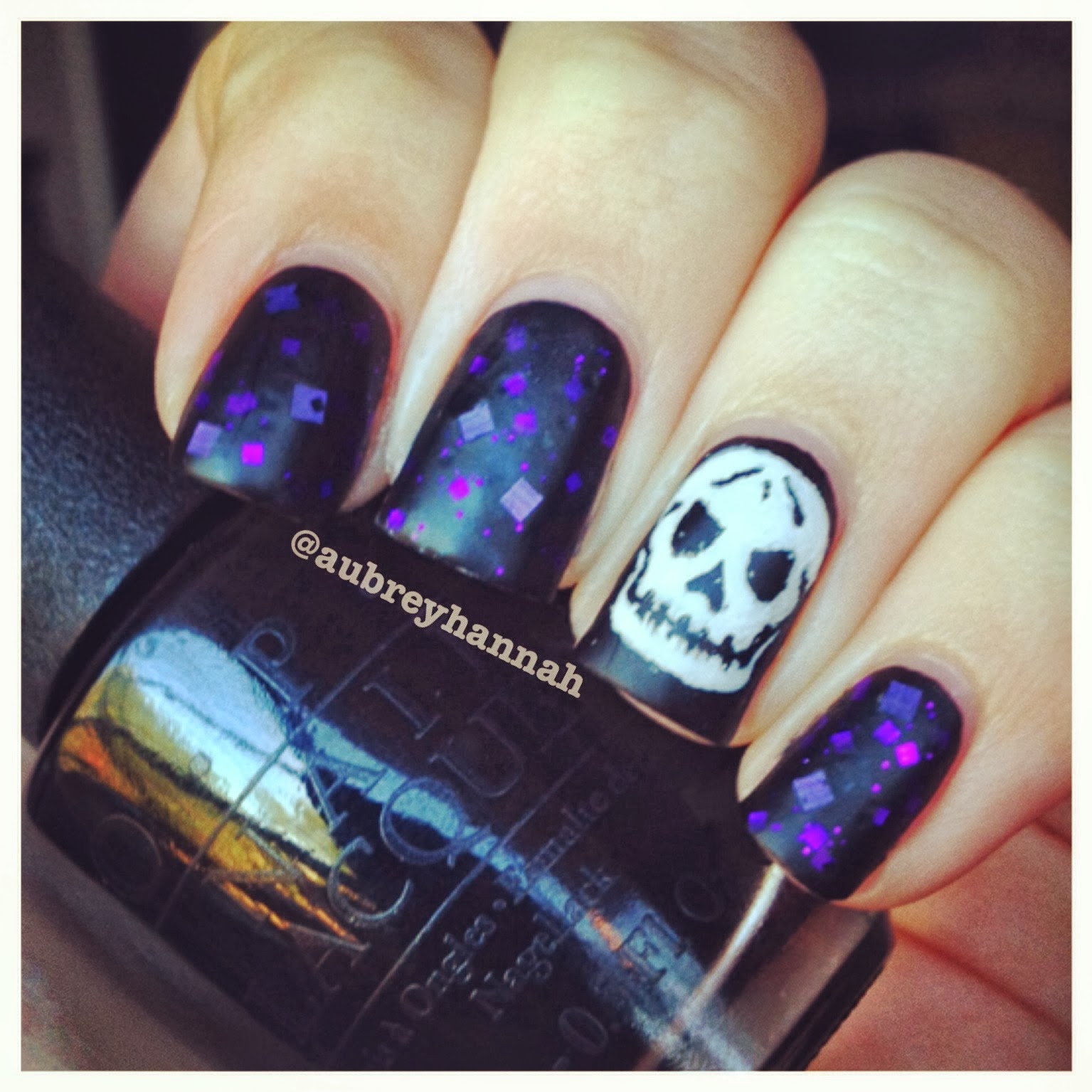 Aubrey Hannah: Halloween Nails (Skull Tutorial)