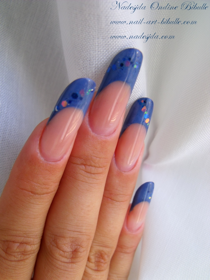 Nouvelle pose d'ongles avec la résine de couleur Clarissa