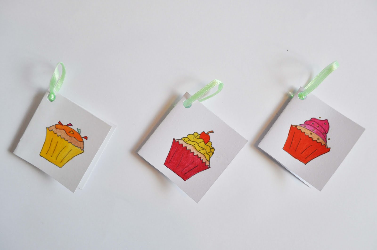 sweet-pea-design-hand-painted-gift-tags