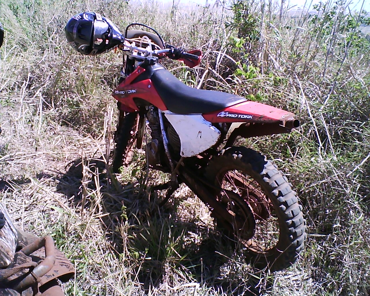 Poeira e Lama OffRoad Vendo XR200 com roupa de crf230!!!