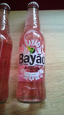 Bayáo Pitanga Flavour in Glas Flasche.