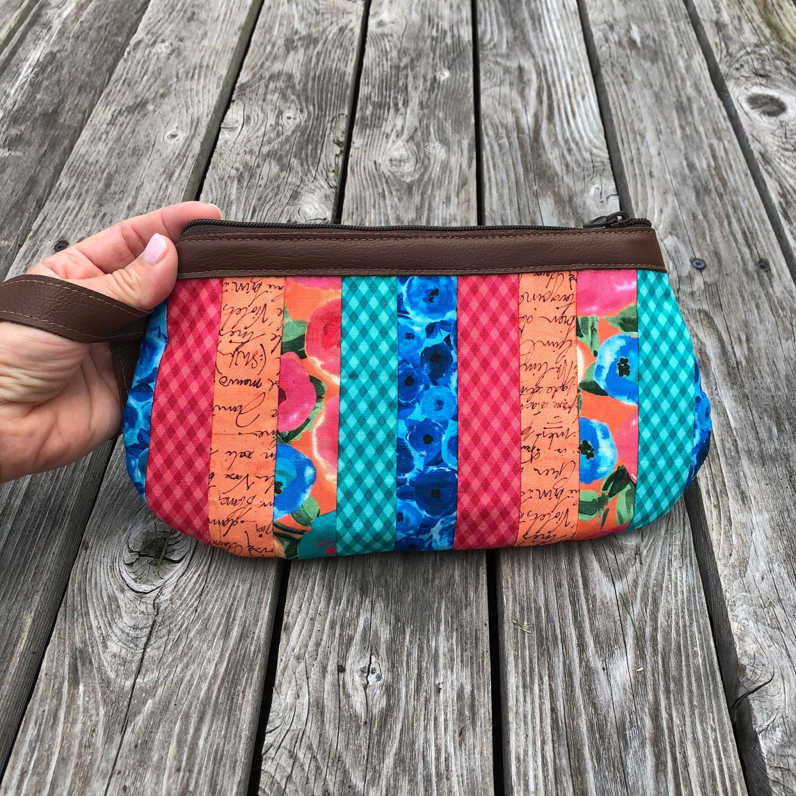 Blue Susan Makes Sweet Caroline Girlfriend Clutch and an Easy Baby Shower gift