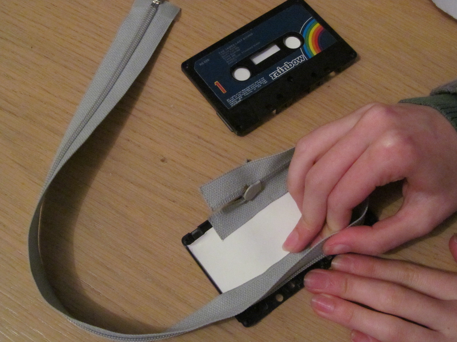 Kooky Quirky Cute: DIY: Cassette Tape Purse