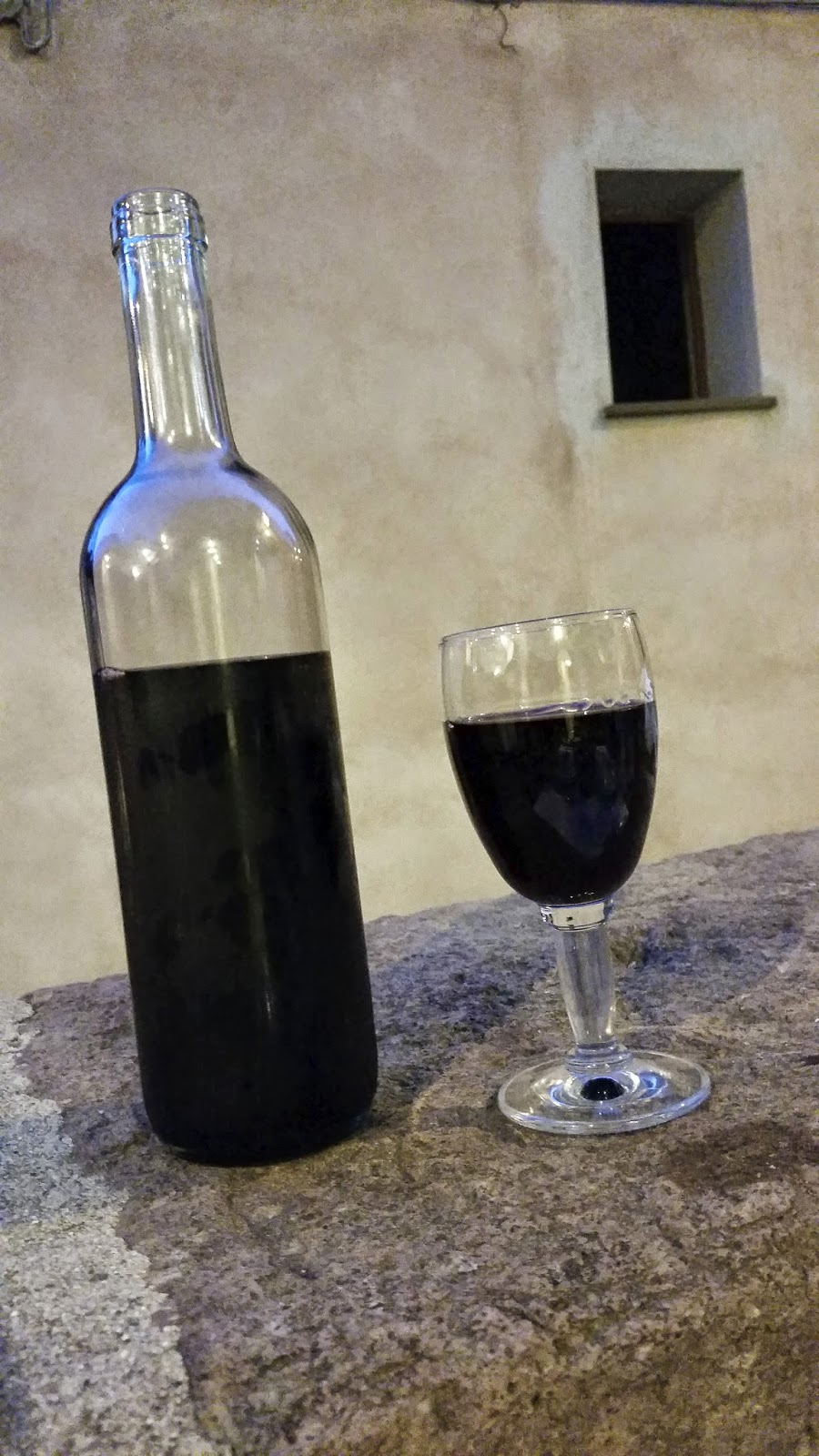 Pearl & Scoots European Adventure Sardinia, Italy... Sunshine, Black