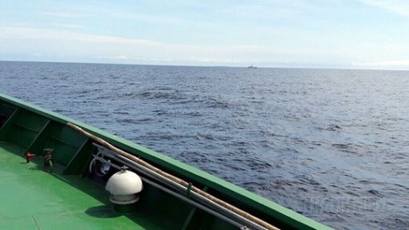 Hinh anh dau tien ve manh vo may bay tuan tham CASA 212 bi roi - Anh 7