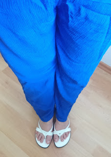 How to Style Palazzo Pants - I´m anchored: Simple T-Shirt and blue Palazzo Pants