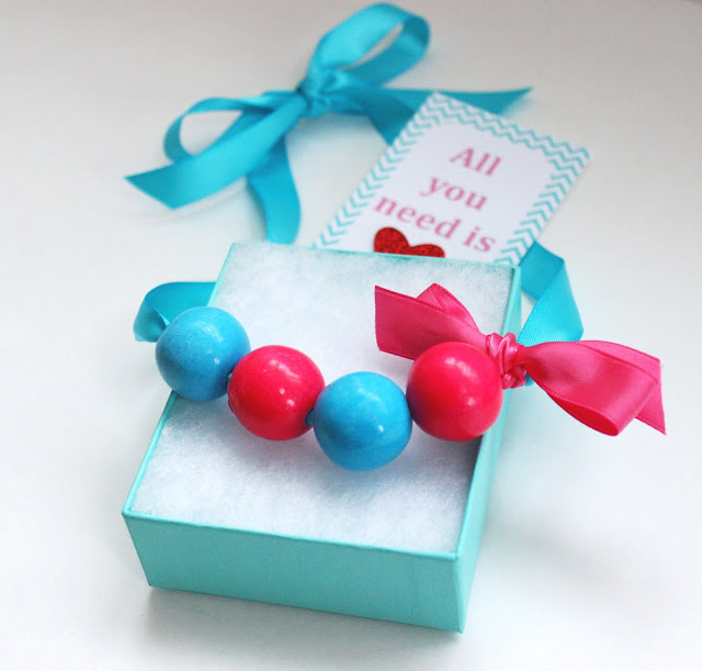 DIY Bubble gum necklace