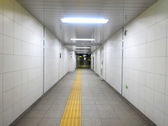 地下通路,東西線落合駅,東京〈著作権フリー無料画像〉Free Stock Photos 