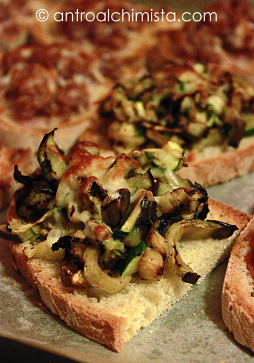 Bruschetta con Pecorino e Verdure Grigliate