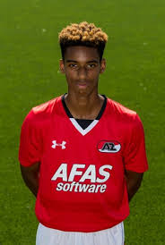 Oficial: El AZ Alkmaar firma contrato profesional a Lathouwers