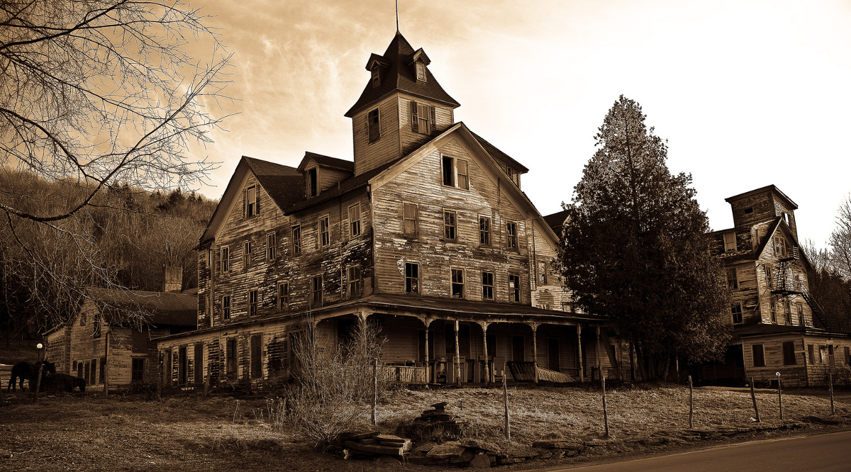 TOP 10 HAUNTED PLACES IN MAHARASHTRA