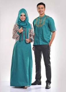 Baju muslim berpasangan warna hijau tua