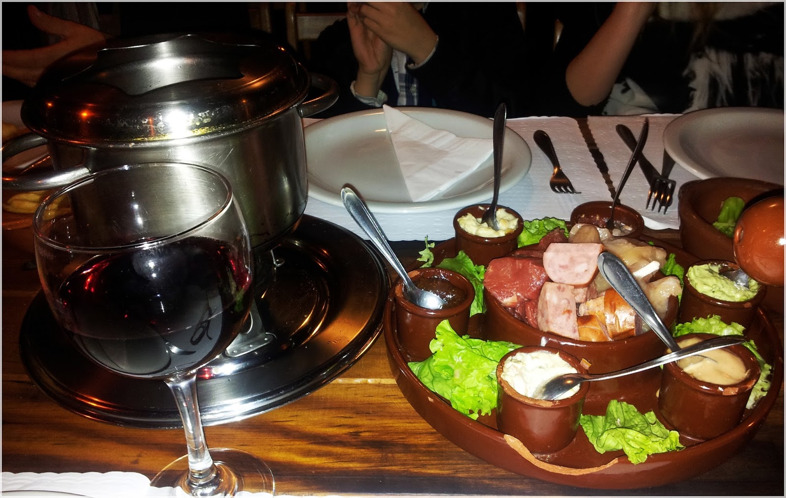 "Krokodilos" rodizio de fondue em Campos do Jordão Trilhamarupiara