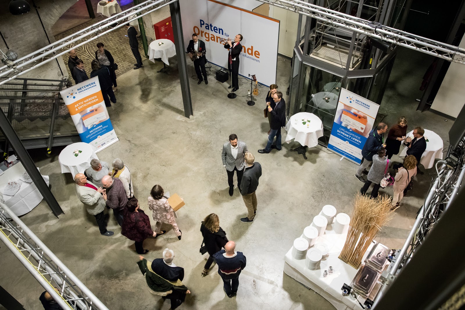 Nrw Aktuell Tv Offentlichkeitsfahndung Nach Massenschlagerei In