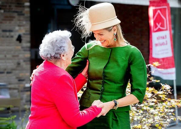 Queen Maxima wore green outfit by Natan Edouard Vermeulen. tanteLouise Vissershaven care home residents