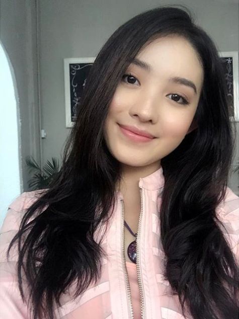 Foto Natasha Wilona Dan Kakaknya - Natasha Wilona dan Verrell ke Hong