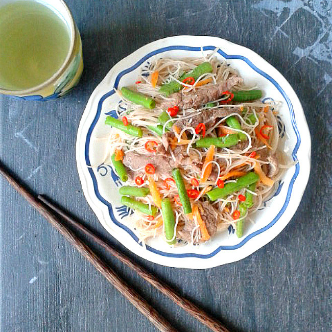 lo fodmap hi brown rice vermicelli with beef and vegetables
