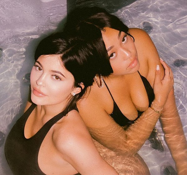  Kylie Jenner muestra su cuerpo en traje de baño tras su embarazo