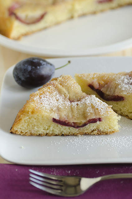 fettine di torta con le prugne