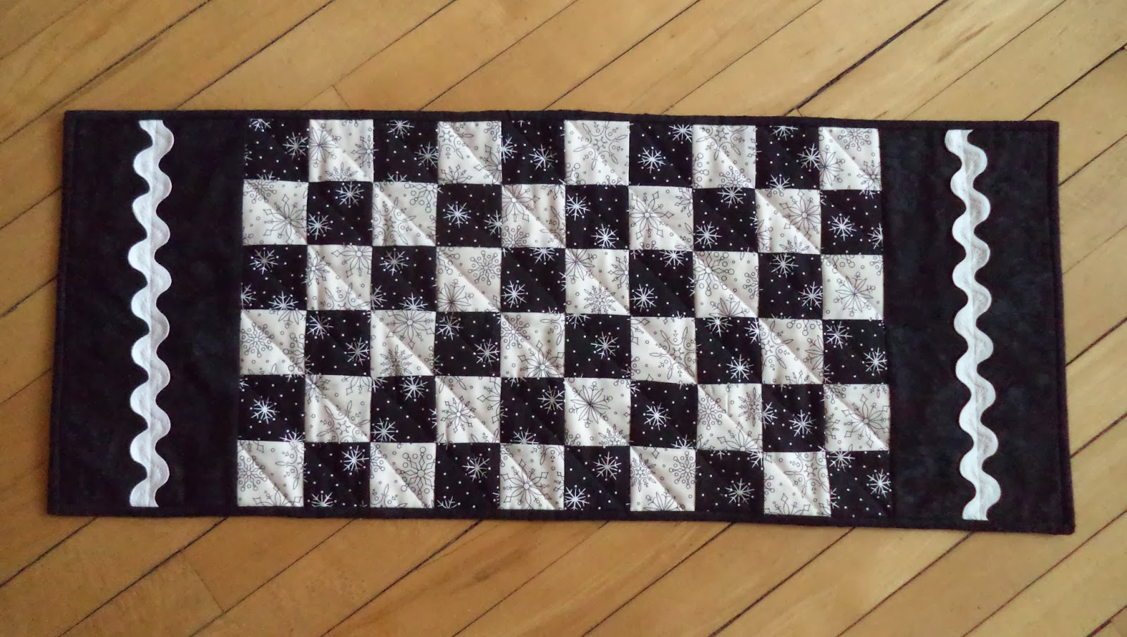 Life at Meadowcreek Black and White Runner