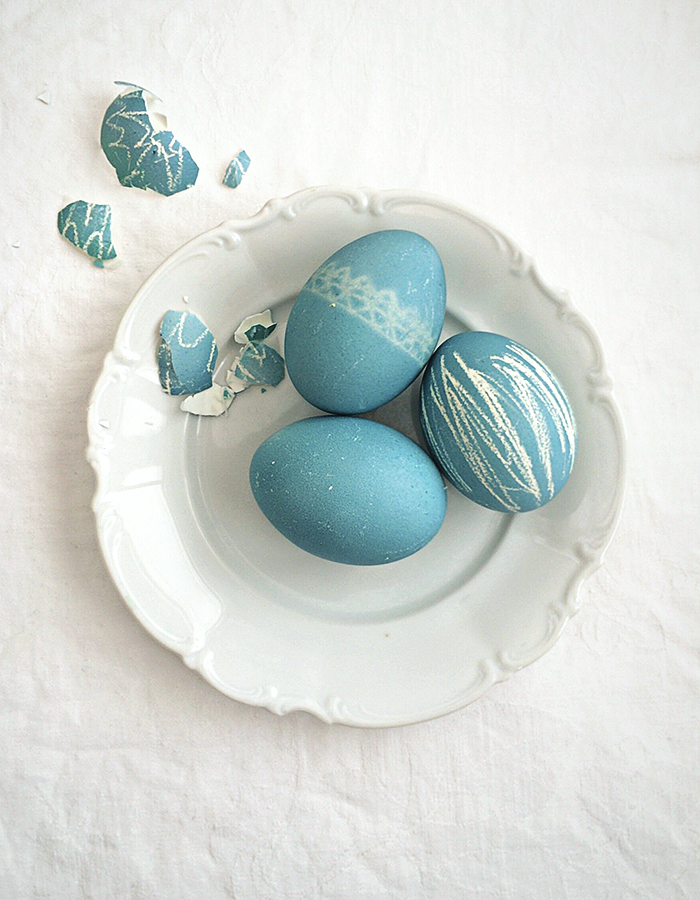 gretchen gretchen NATURAL DYE EASTER EGGS WITH RED CABBAGE