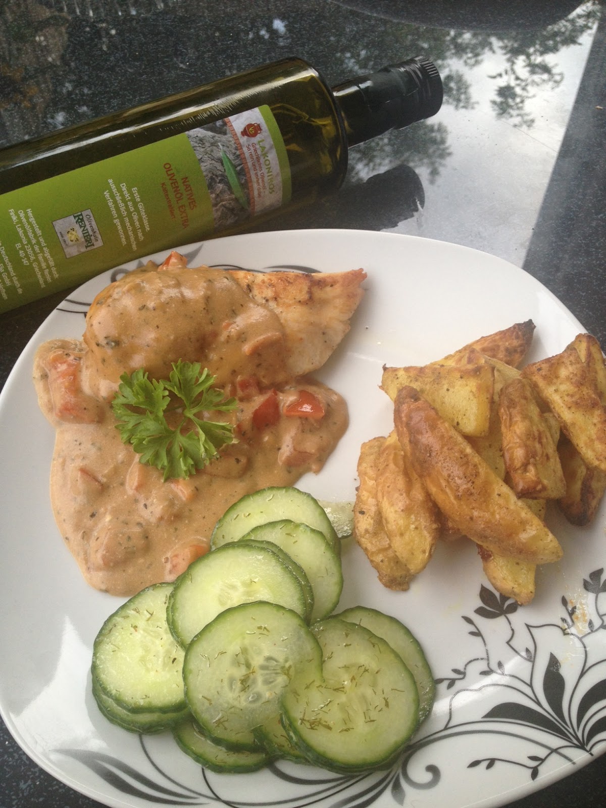 Rezept: Hähnchenbrust in Balsamico-Sauce mit Rosmarin-Kartoffel ~ Lisa ...