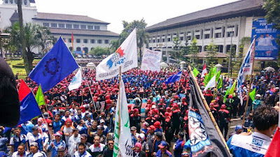 May Day, Buruh Tuntut Gubernur Jabar Terbitkan Pergub Pengawasan Ketenagakerjaan 