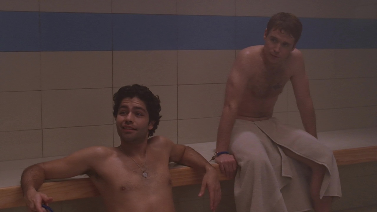 Adrian Grenier and Kevin Connolly shirtless in Entourage 2-02 "My Mase...