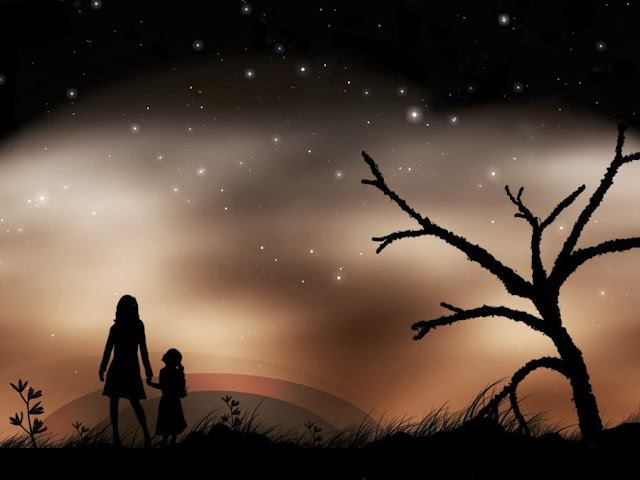 Imagen de la silueta de una madre y su pequeña hija en un paisaje nocturno de siluetas con un cielo estrellado.