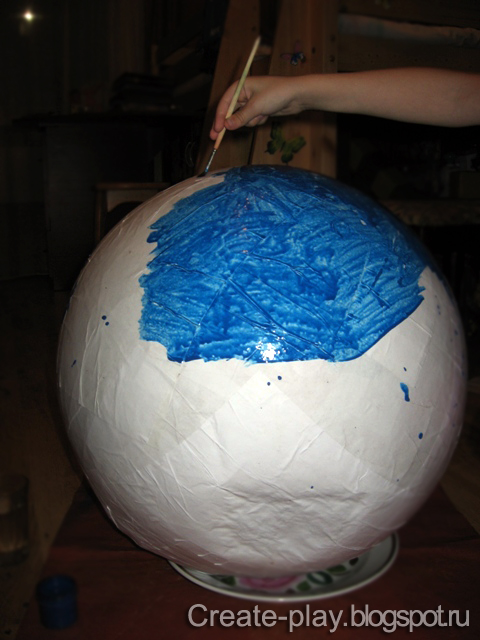 Из чего можно сделать шар землю. Нептун Планета папье маше. Макет земли из пенопласта. Папье маше Глобус. Макет земли из пенопластового шара.