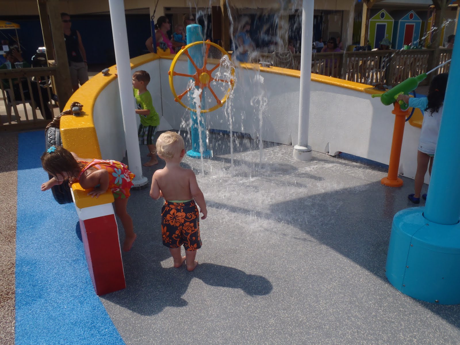 Kaede! Splash Pad at the Aquarium