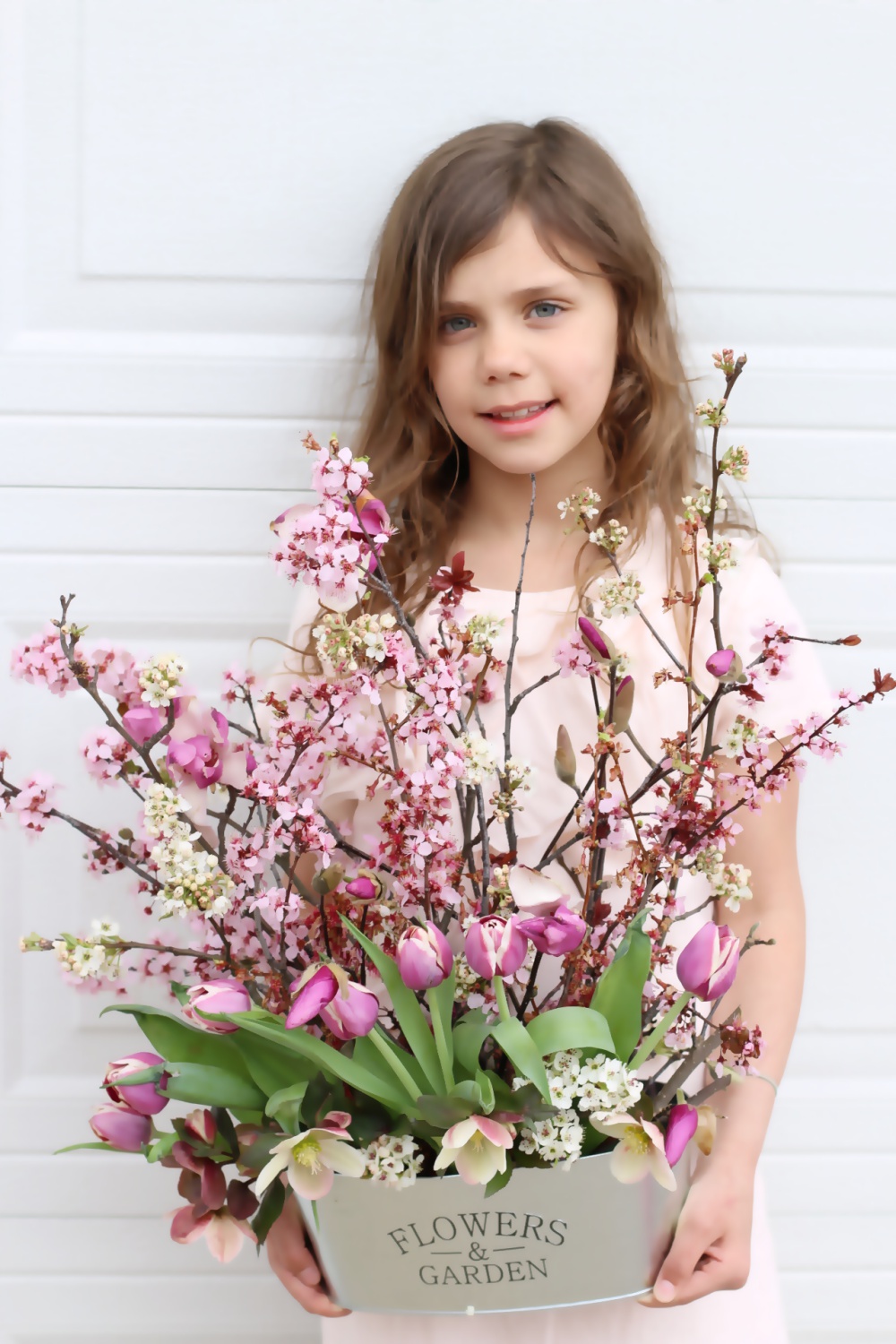 eyeful of lovely Taking Advantage of Spring Blooms and Branches DIY Flower Arrangement