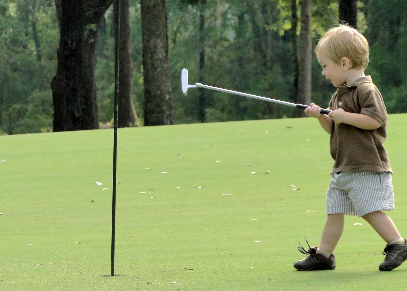 why do golf shorts have holes in the pocketsuite