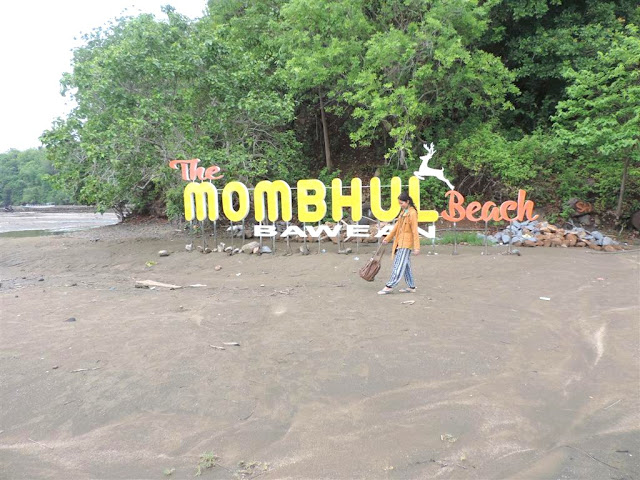Pantai Mombhul